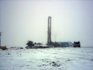 A coal-bed methane drilling rig located in the Powder River Basin. California-based USA Exploration & Production LLC has proposed that idle wells could be brought back into production with microbial stimulation. (Photo courtesy of USGS)