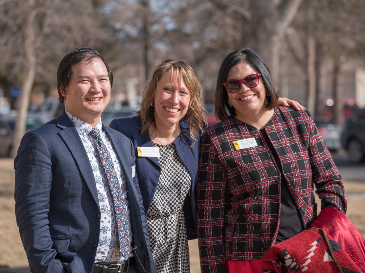 Lawmakers deregulate dress in Cheyenne