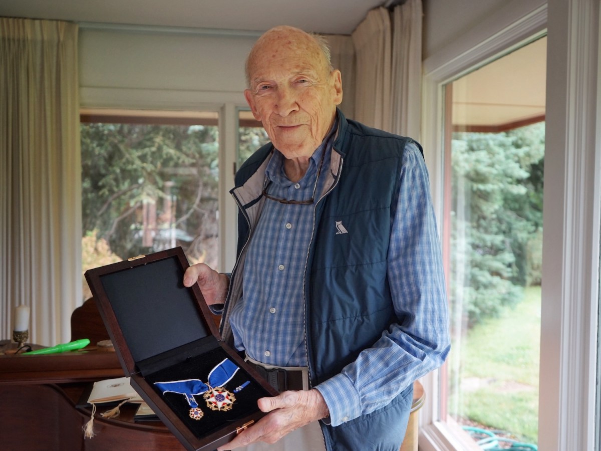 Towering Wyoming statesman Alan Simpson dies at 93