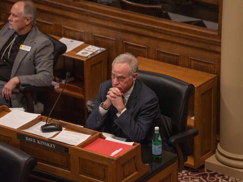 Senate starts session with surprise leadership shakeup