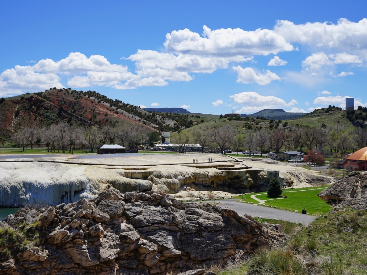 Wyoming will pay Star Plunge owner $1.8M to settle hot springs dispute