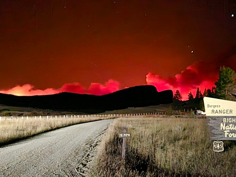 Elk Fire burns 6 buildings near Dayton as residents fight to save homes