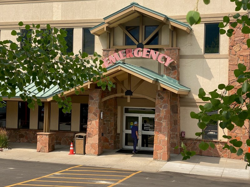 The entrance to a hospital that says "emergency"