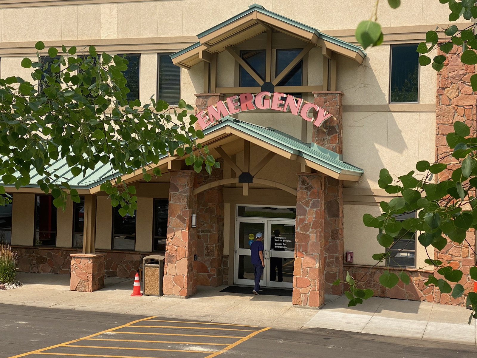 The entrance to a hospital that says "emergency"