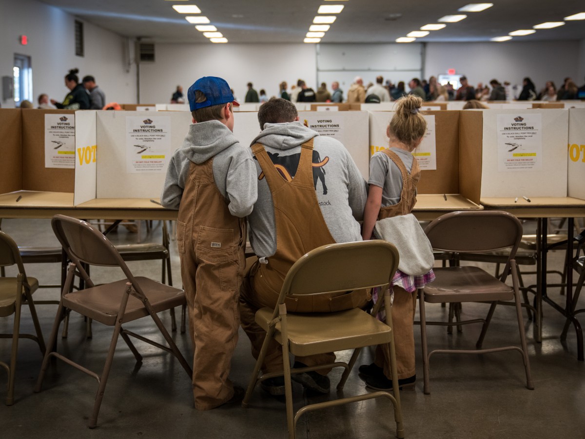 Wyomingites asked to weigh in on new voter registration rules