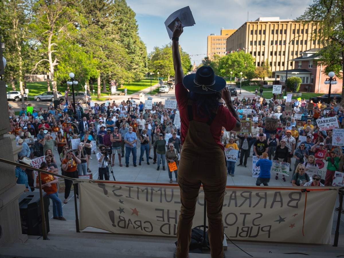 Public lands rally draws large, varied crowd to Wyoming statehouse