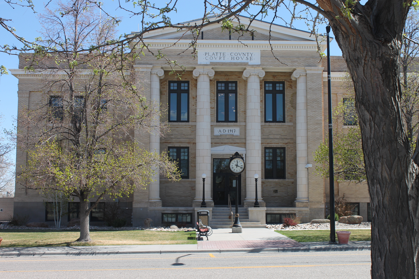 Former Wyoming journalist facing forgery charges allowed to remain free while case proceeds