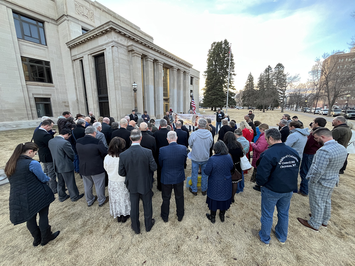 Wyoming Legislature live: Freedom Caucus begins with a prayer
