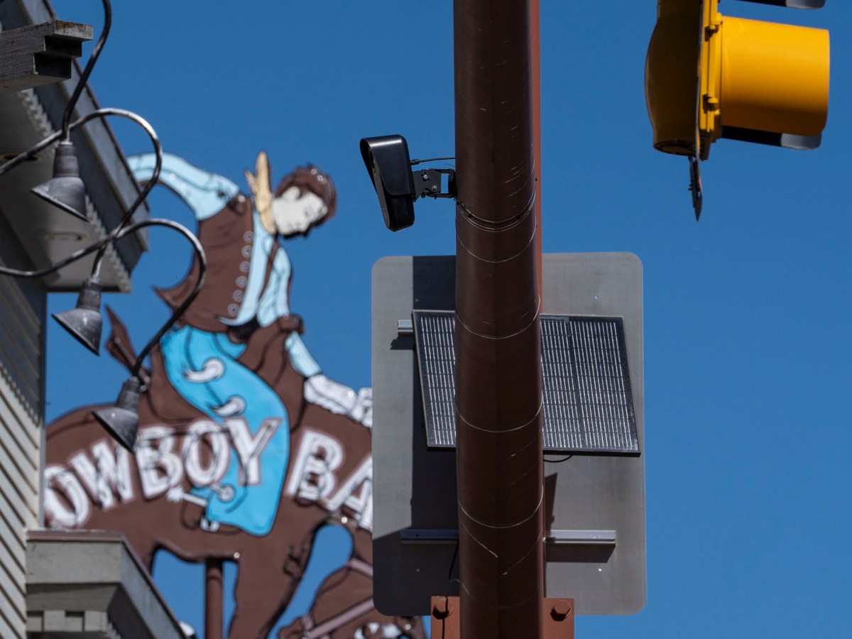 Amid national backlash, Wyomingites fight Flock while police defend surveillance cameras