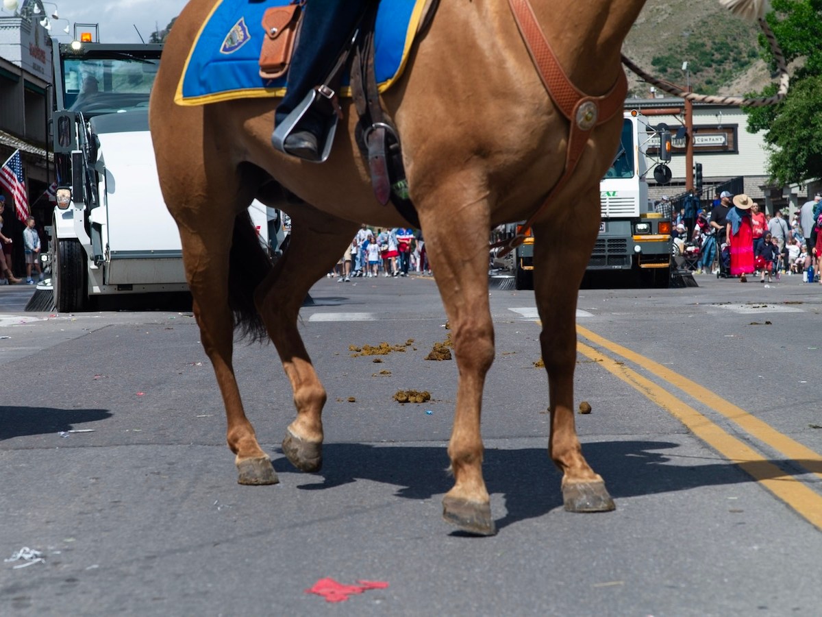 July 4 parades: Flags, floats, road apples and street sweepers