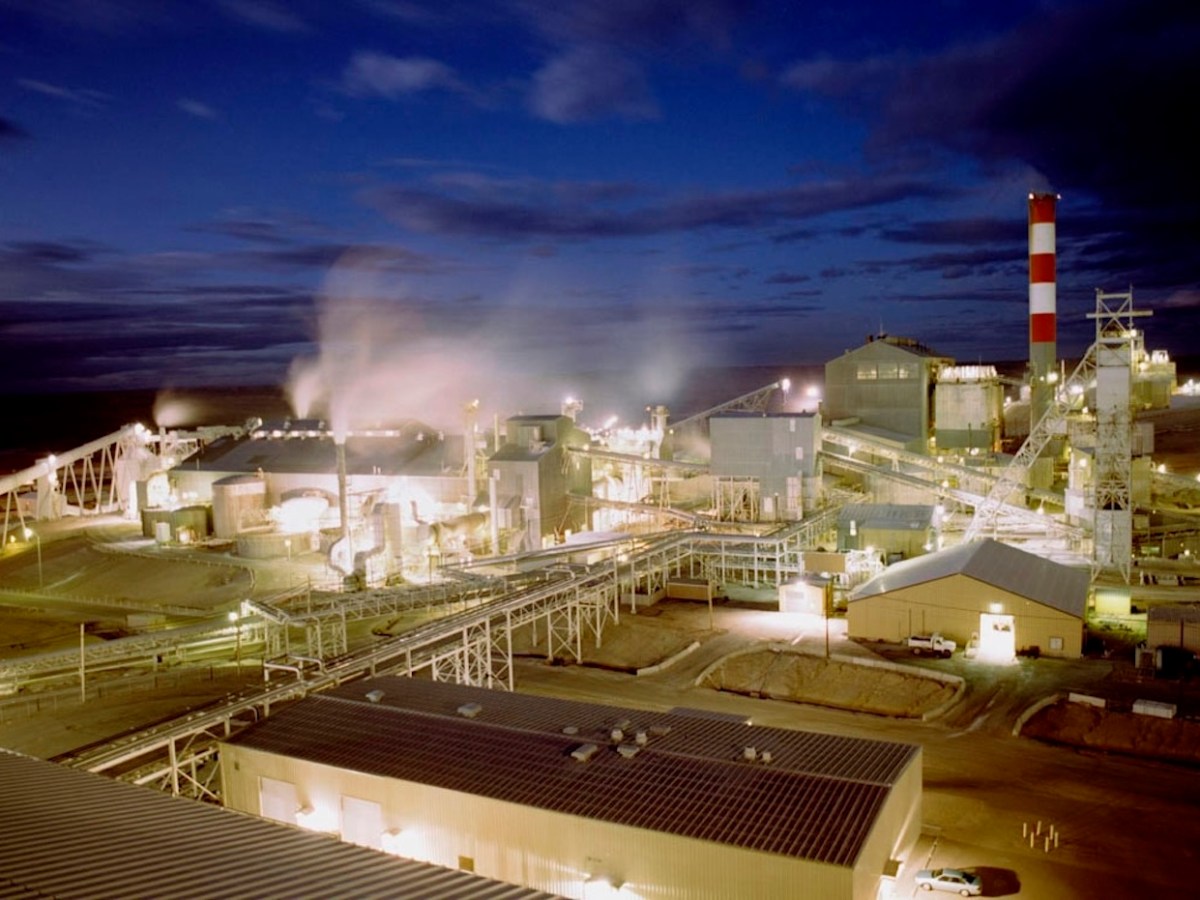 A flood of Chinese soda ash has Wyoming’s industry swimming in troubled waters