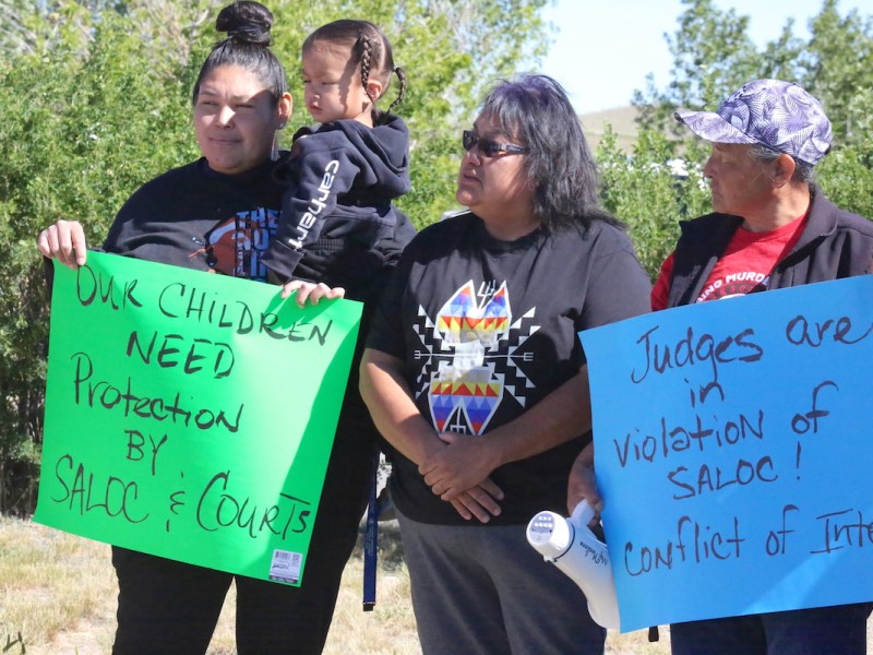 Protesters in Fort Washakie decry tribal court dysfunction